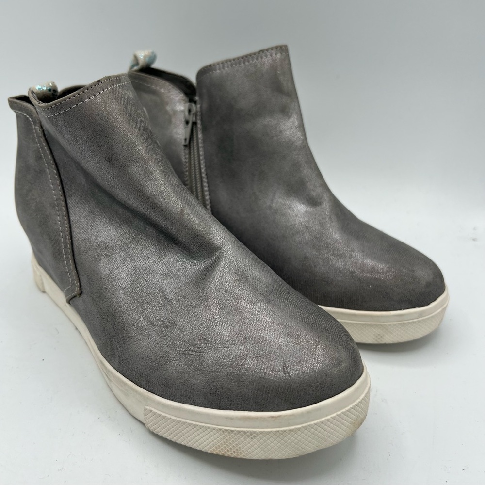 Treasure & Bond Women's Sz 5 Silver Faux Leather Parker Wedge Ankle Booties
